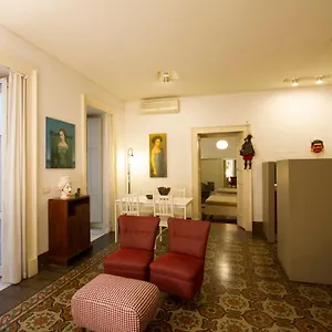 Tre Vie Con Terrazzo Giardino Pensile Katania