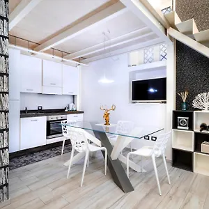 Stesicoro Exclusive House דירה